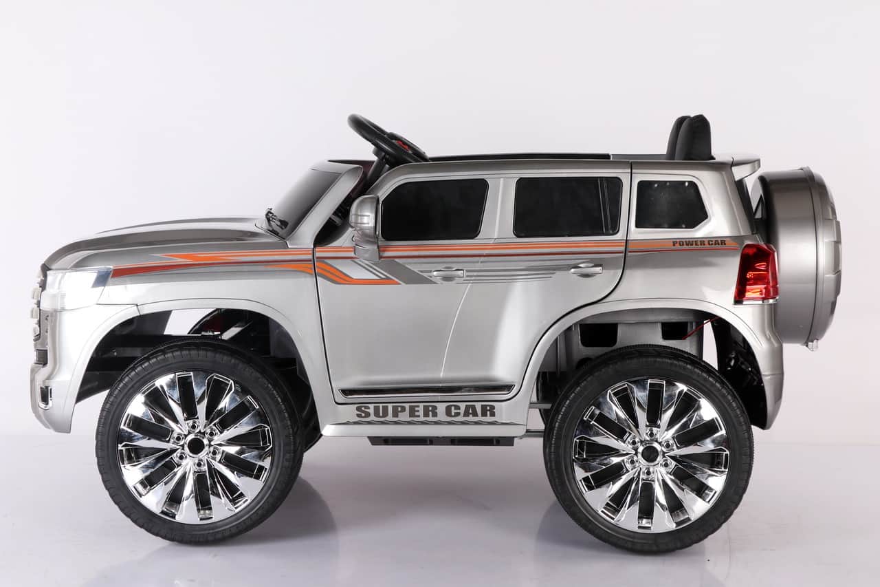картинка Джип Toyota LC300 3818 Серебро краска 
