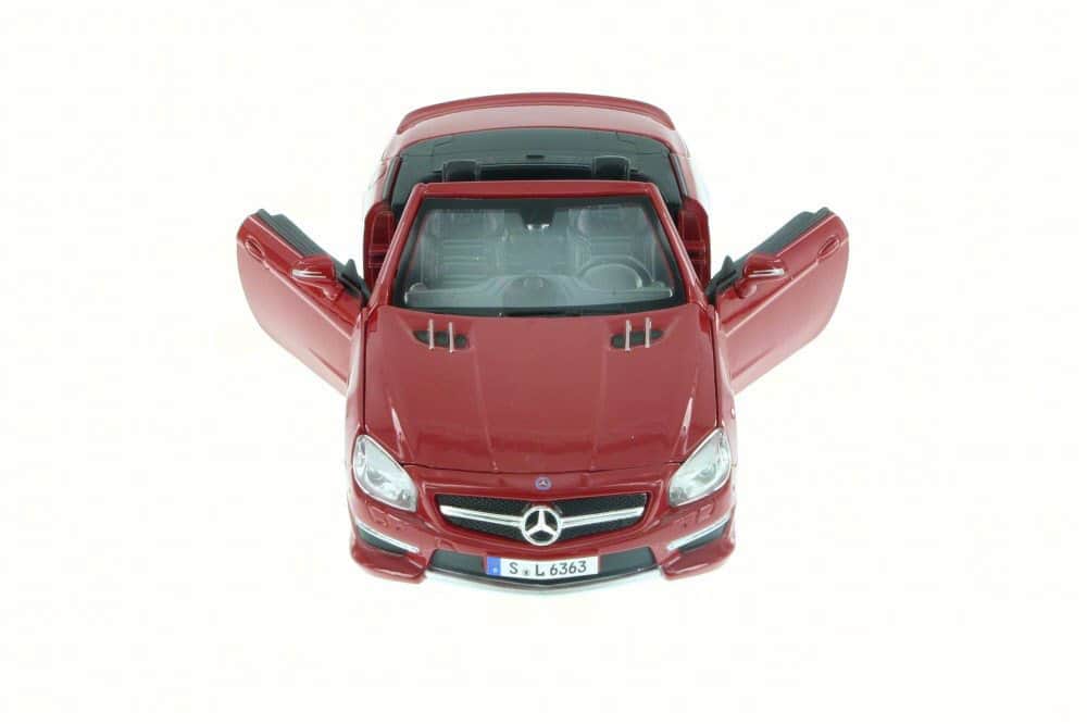 картинка Металлическая модель Maisto Mercedes-Benz SL 63 AMG 1:24 - 31900 