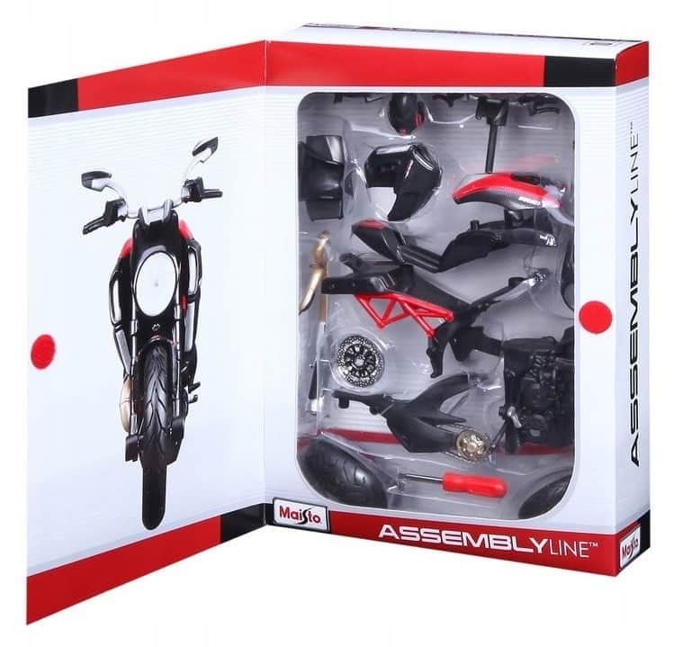 картинка Металлическая модель Maisto Ducati Diavel Carbon 1:12 - 39196 
