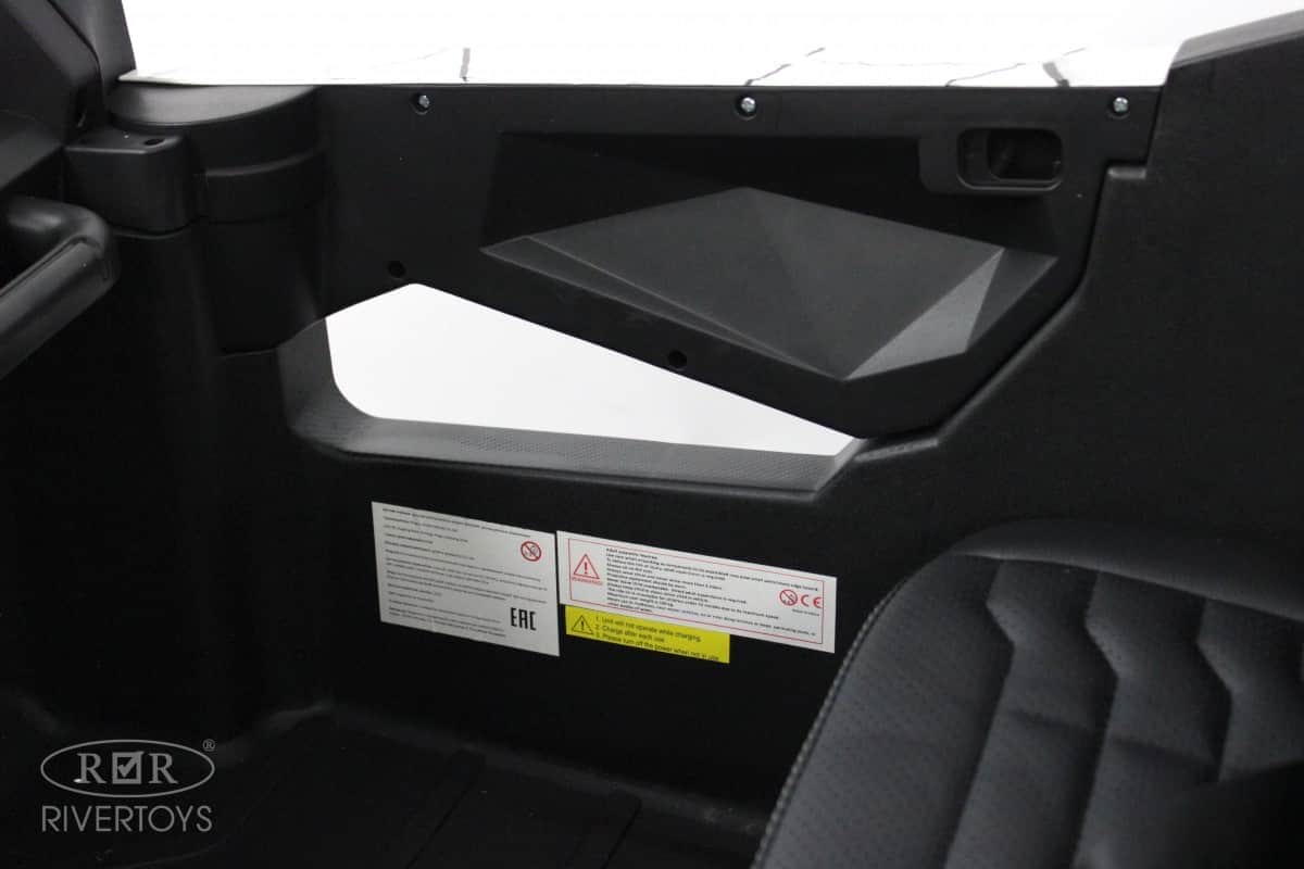 картинка Детский электромобиль M222MM белый Spider 