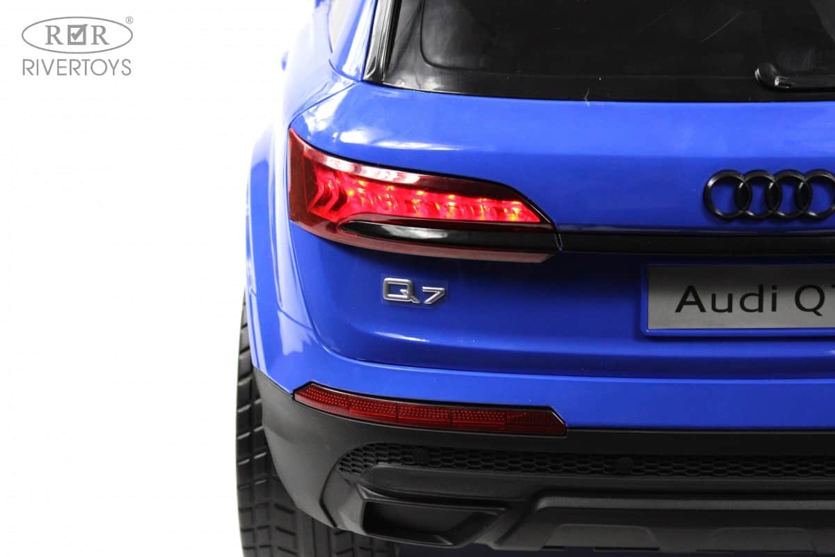 картинка Детский электромобиль AUDI Q7 (HL678) синий глянец 