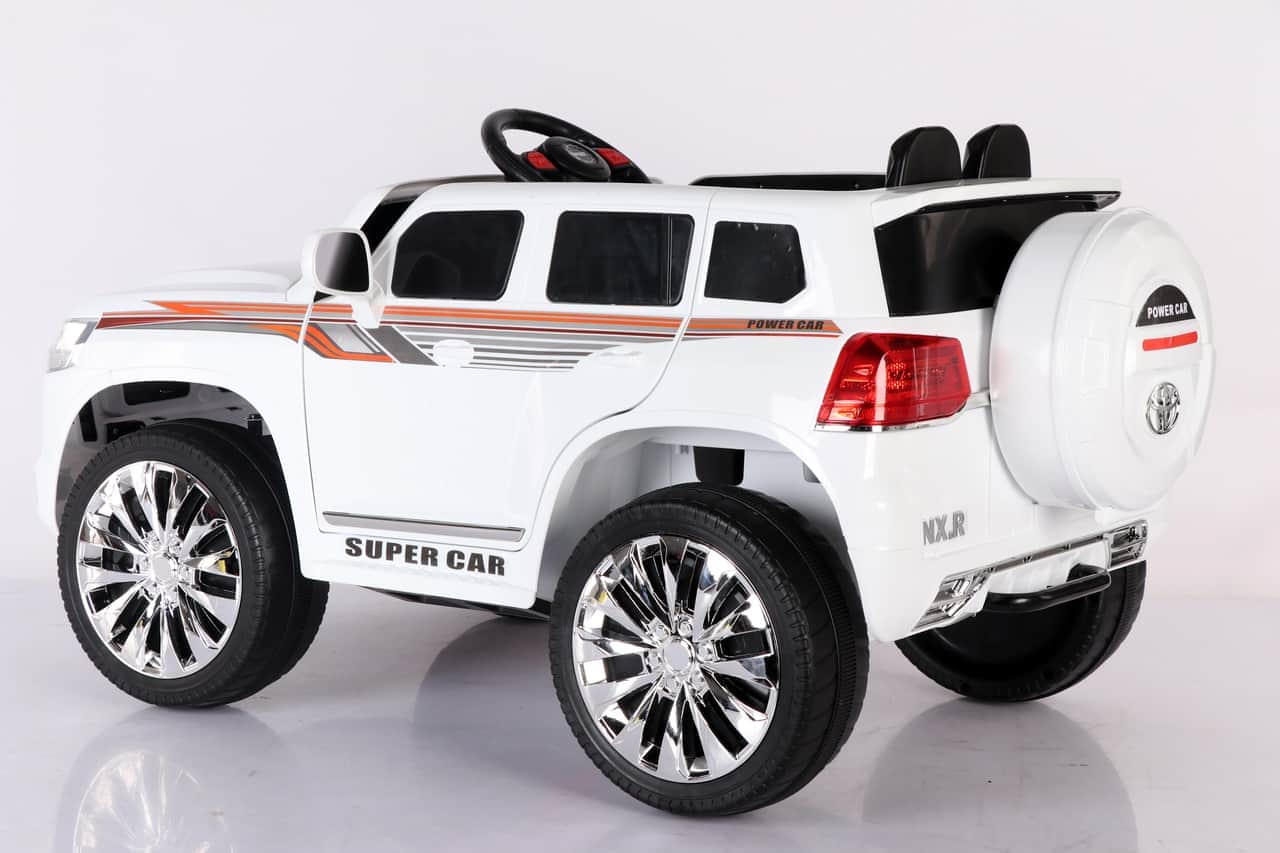 картинка Джип Toyota LC300 3818 Белый 