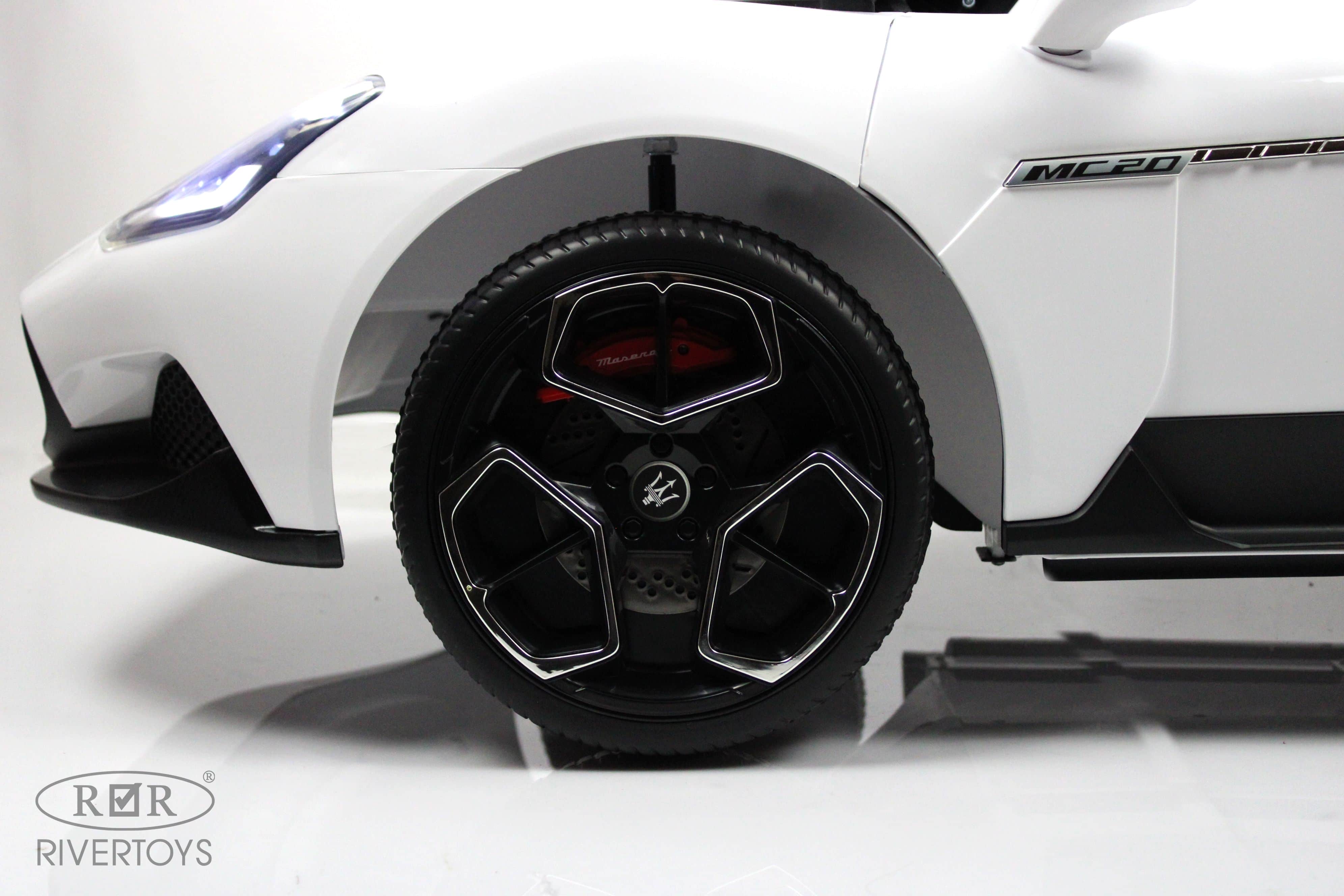 картинка Детский электромобиль Maserati MC20 (P111PP) белый 