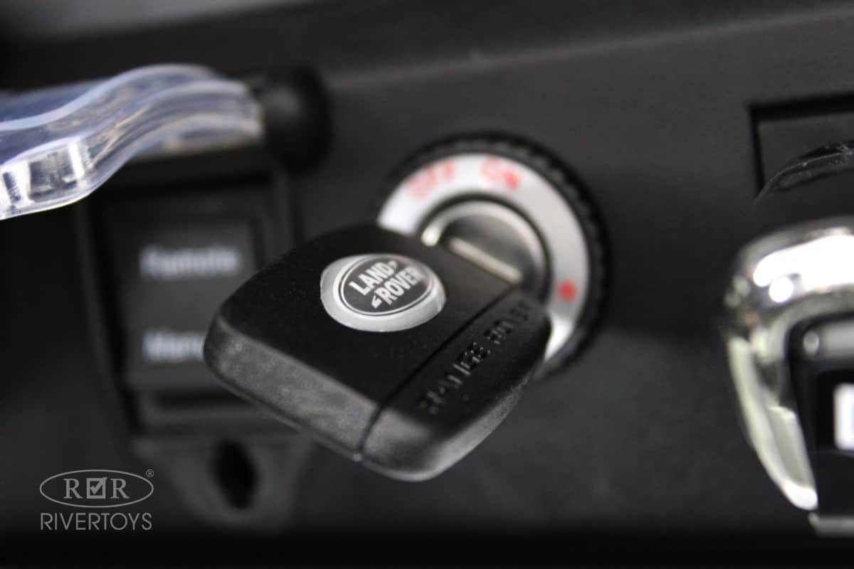 картинка Детский электромобиль Range Rover HSE 4WD (Y222YY) красный глянец 