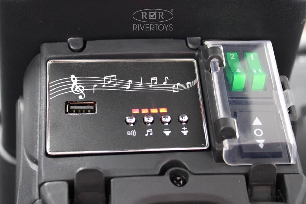 картинка Детский электромобиль C888CC красный 