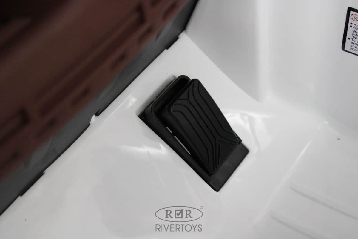 картинка Детский электромобиль K111PX белый 