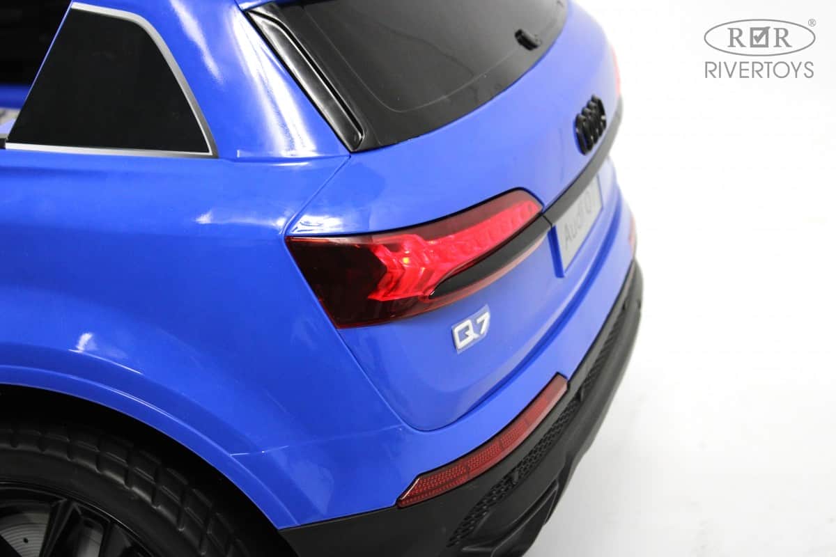картинка Детский электромобиль AUDI Q7 (HL678) синий глянец 