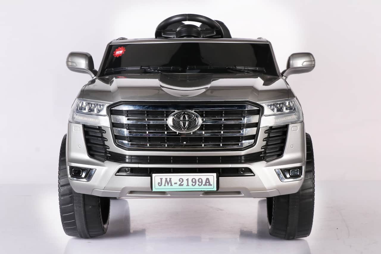 картинка Джип Toyota LC300 3818 Серебро краска 