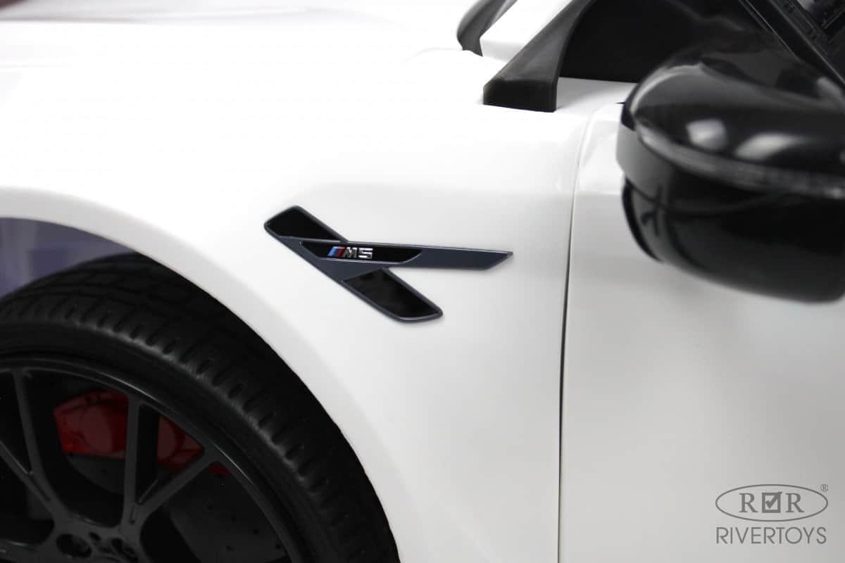 картинка Детский электромобиль BMW M5 Competition (A555MP) белый 