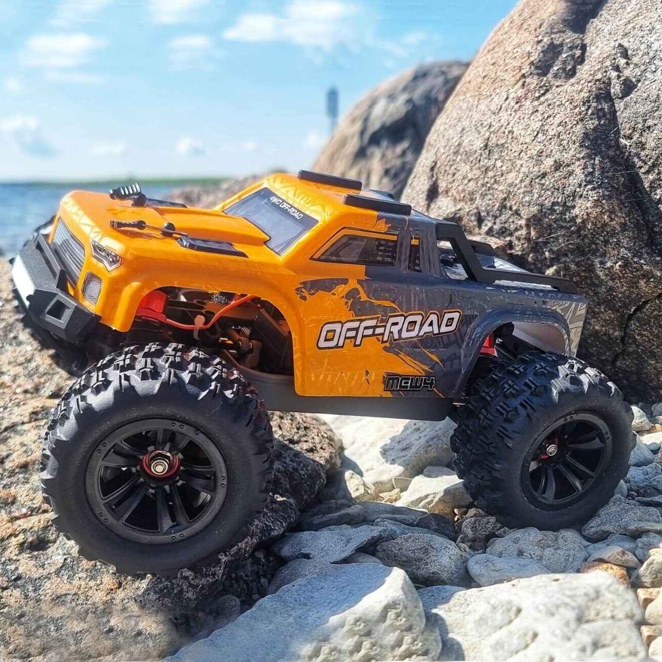 картинка Радиоуправляемый внедорожник MJX Hyper Go 4WD Brushless MEW4 Truck 1:16 - MJX-M163 