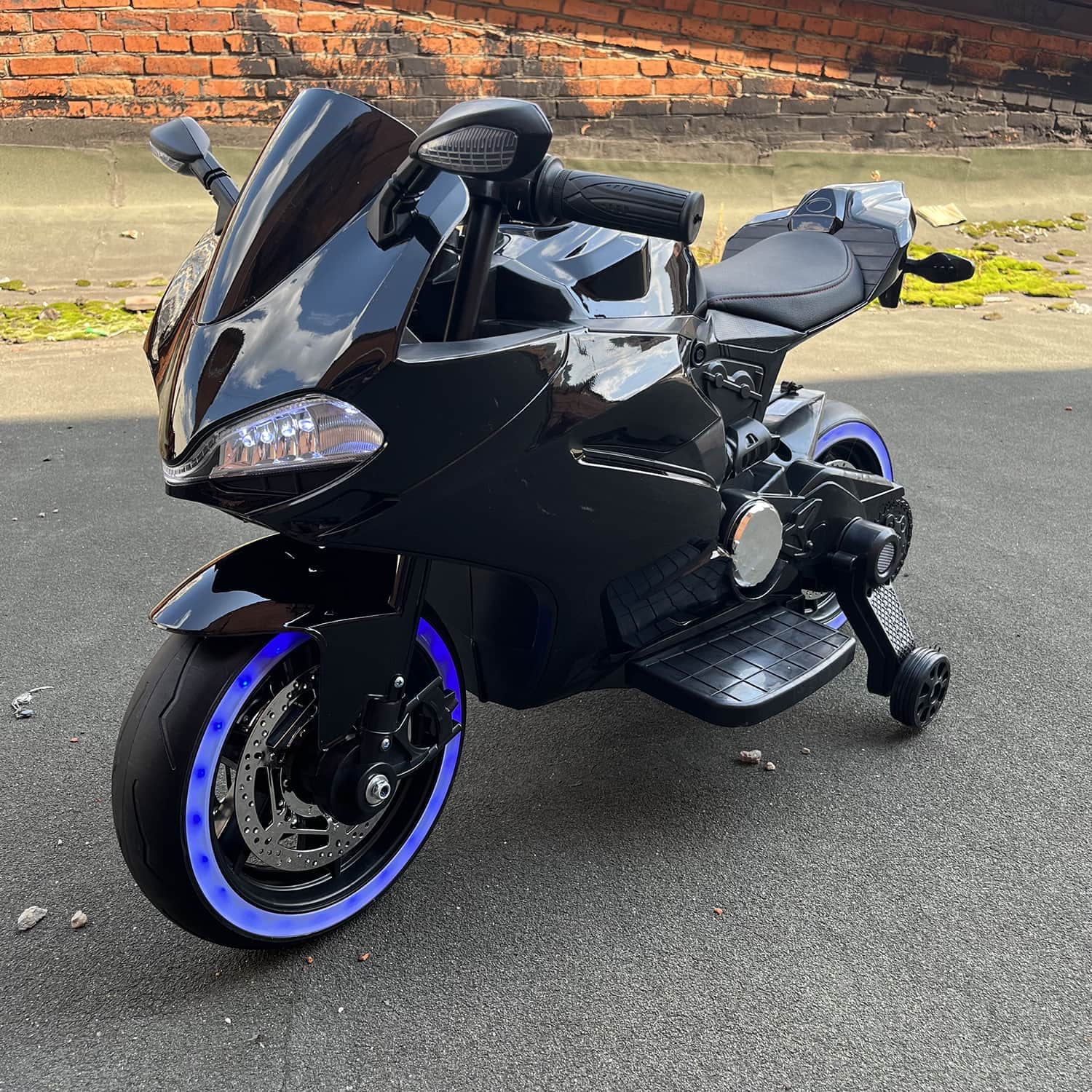 картинка Детский электромотоцикл Ducati Black (12V, EVA, ручка газа) - FT-1628-SP-BLACK 