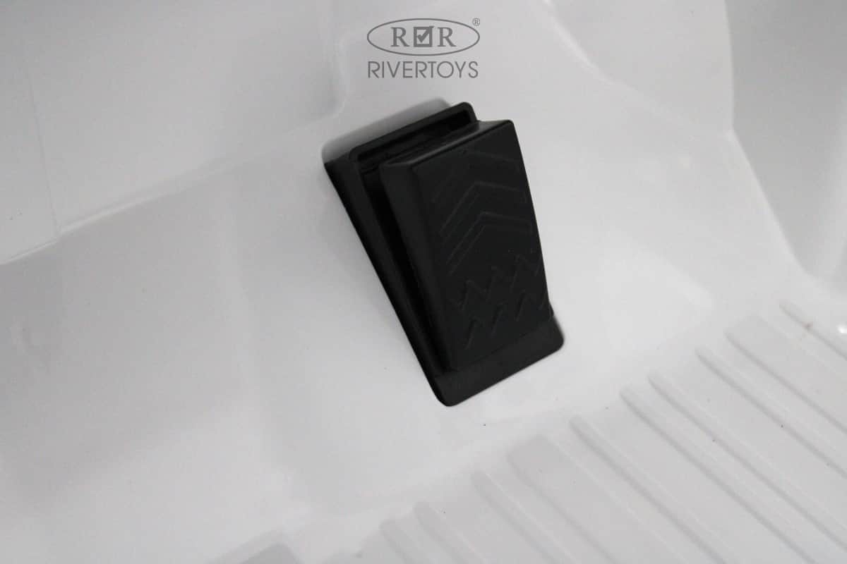 картинка Детский электромобиль G444GG белый 