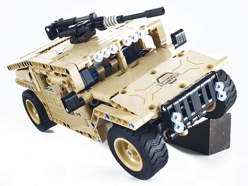 картинка Радиоуправляемый конструктор военный джип QiHui Technics 4CH 2.4G 502 детали - QH8014 