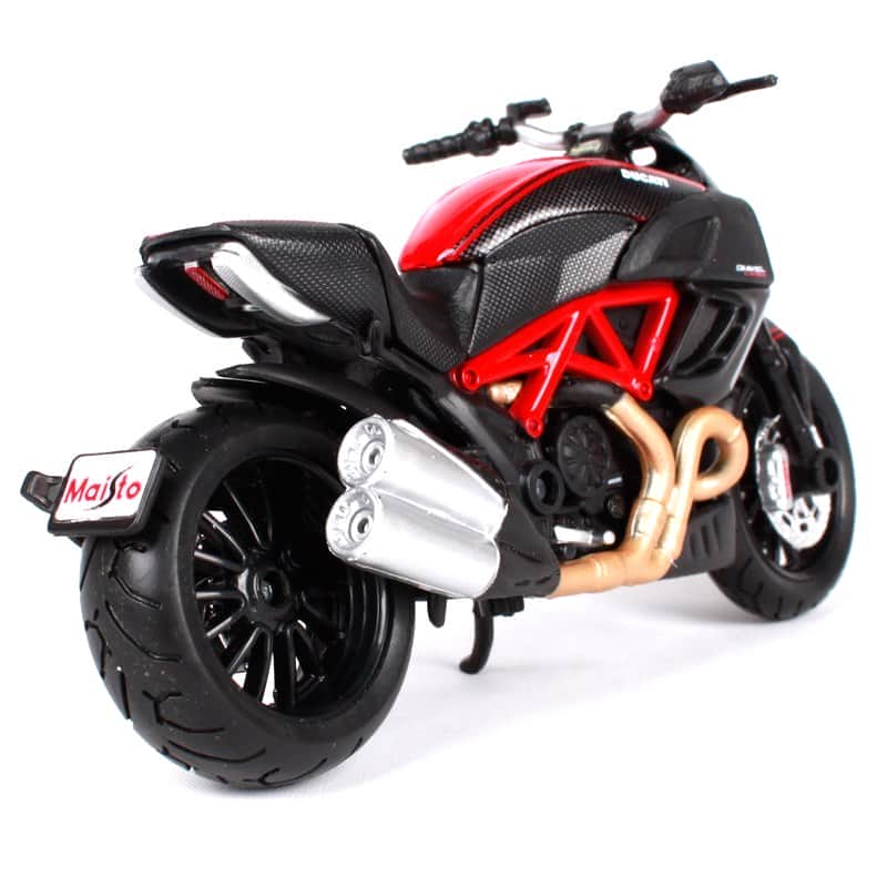картинка Металлическая модель Maisto Ducati Diavel Carbon 1:12 - 39196 