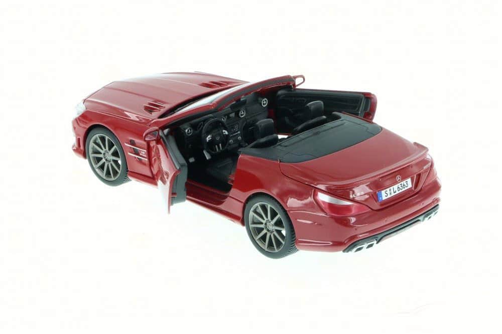 картинка Металлическая модель Maisto Mercedes-Benz SL 63 AMG 1:24 - 31900 