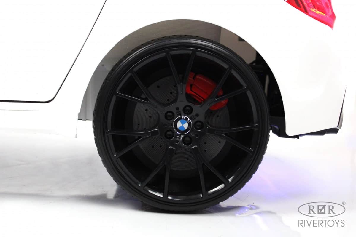 картинка Детский электромобиль BMW M5 Competition (A555MP) белый 