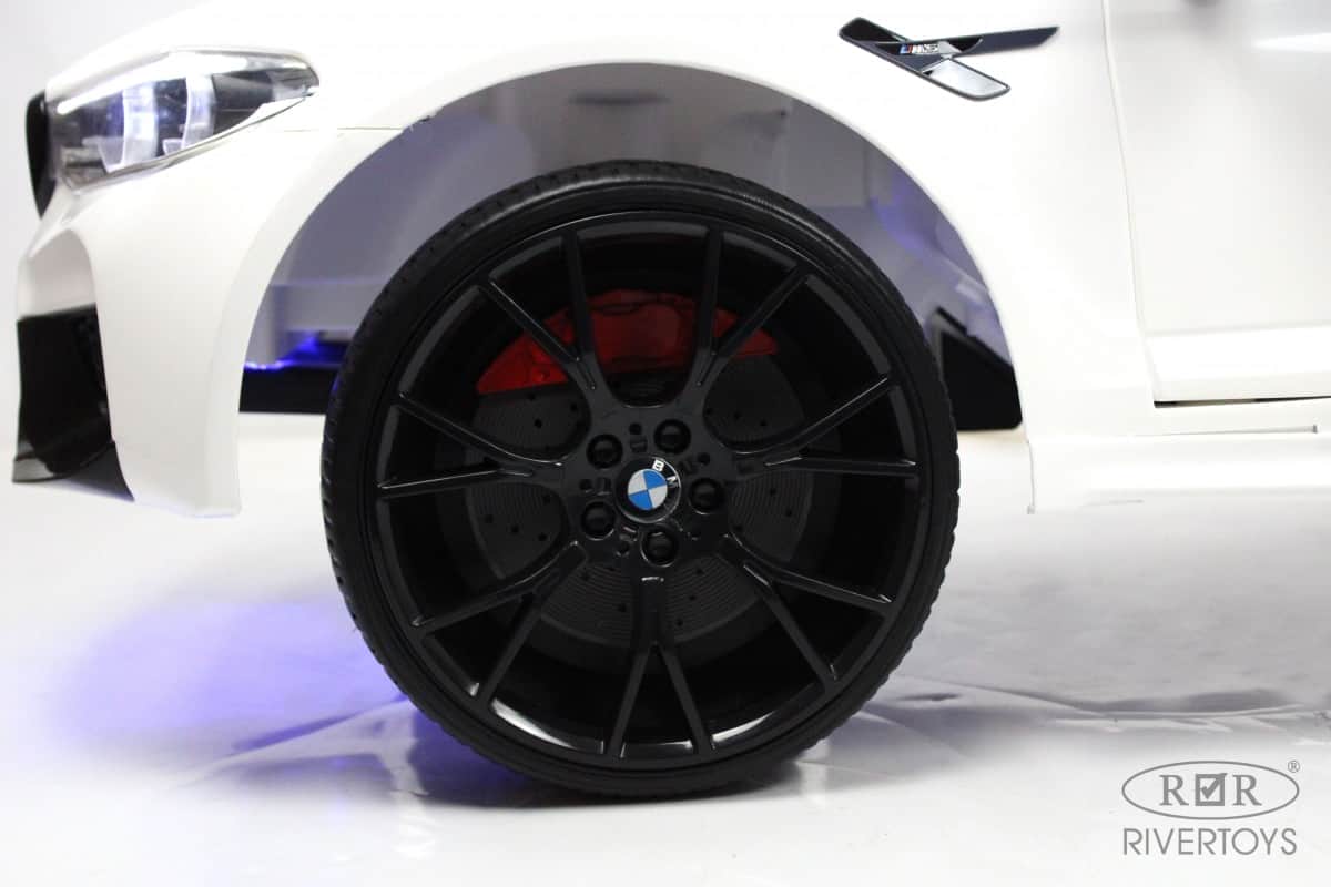 картинка Детский электромобиль BMW M5 Competition (A555MP) белый 