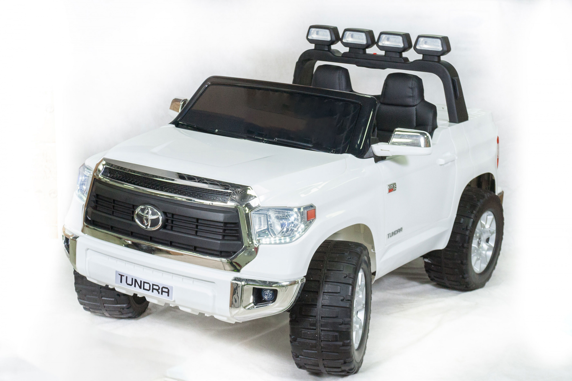 картинка Джип Toyota Tundra 2.0 Белый 